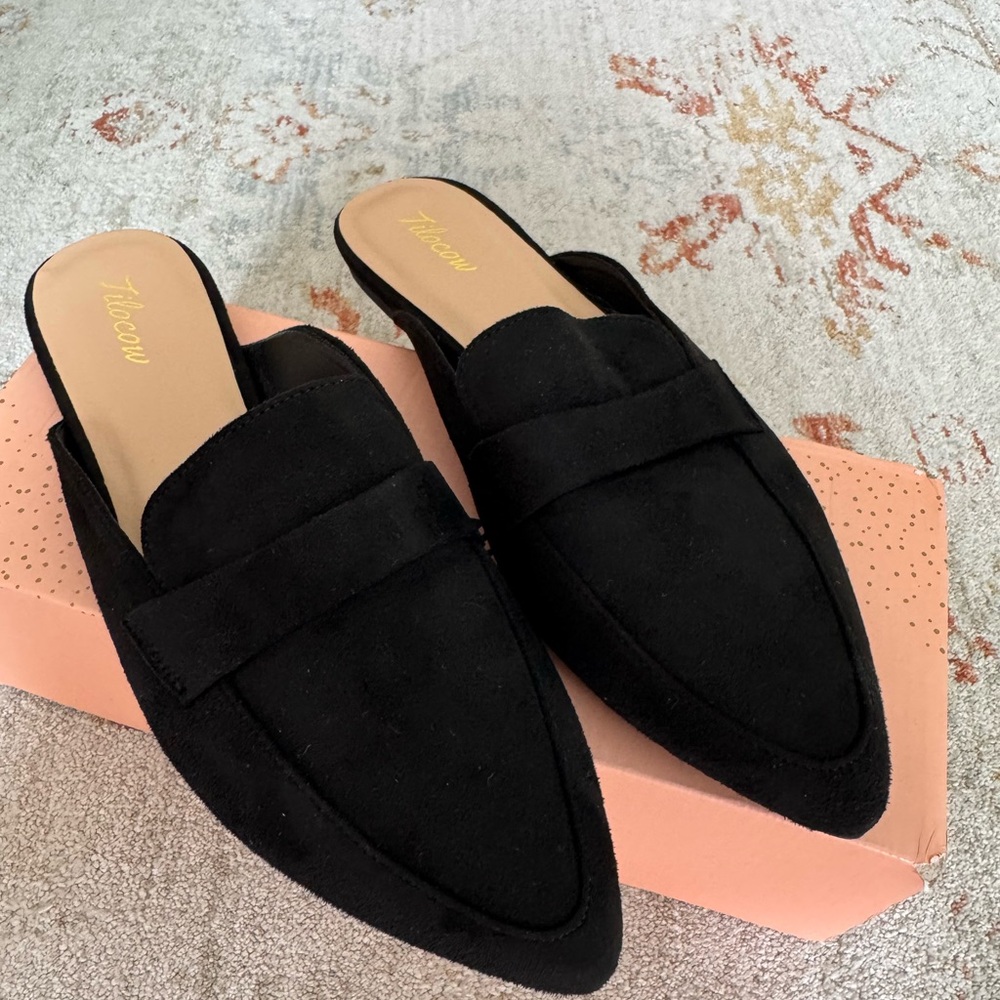 Black Pointed Toe Loafers